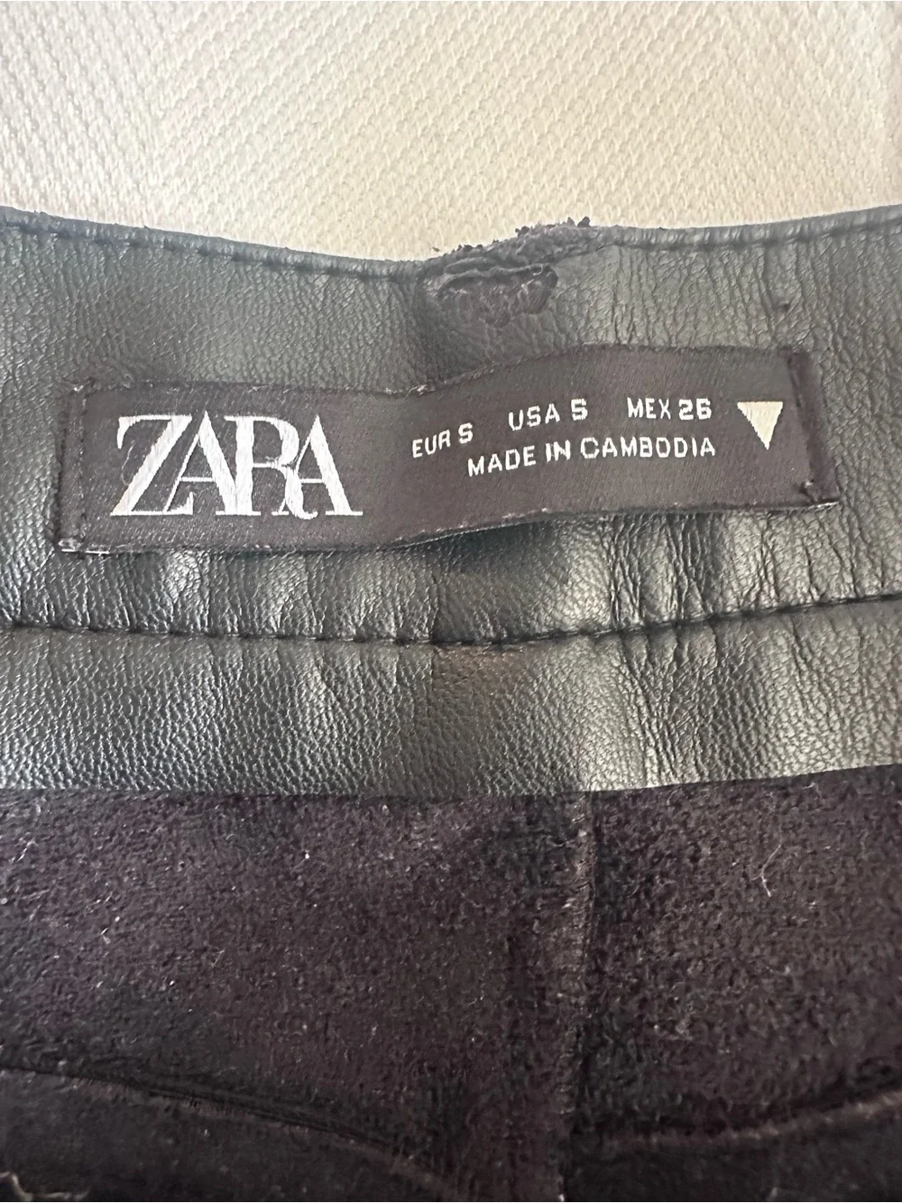 Zara Black Faux Leather Straight Leg Pants Jeans S - Picture 5 of 6